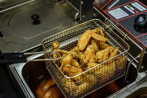 How Long to Deep Fry Frozen Chicken Wings?