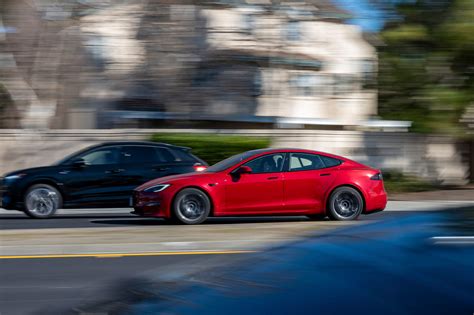 Tesla a Step Closer to Ride-Hailing With California Permit