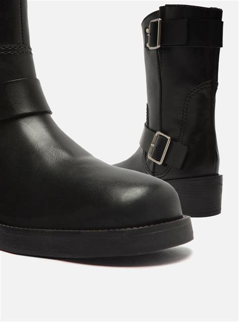 Lucy Black Low Block Genuine Leather Boot – Arezzo