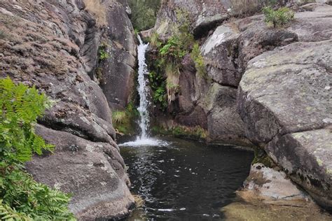 Cascades and monuments in Serra da Cabreira in Braga | Pelago