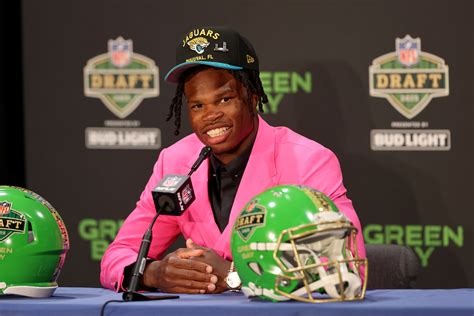 New Era, Who Dis? Travis Hunter Kicks Off Football Season With MAJOR ...