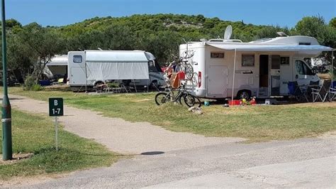 Plitka Vala (Beach) - Betina