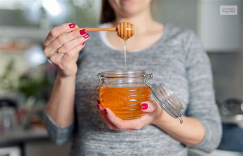The Benefits and Risks of Eating Honey While Pregnant