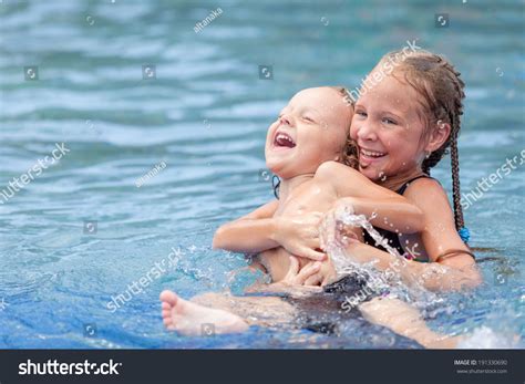 Sis vs Bro Swimming Pool 的图像结果