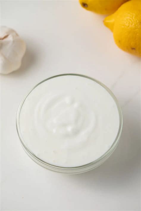 Yogurt Garlic Sauce - Sauce Fanatic