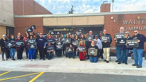 Flint, Michigan teachers, living in poverty, outraged over school board ...