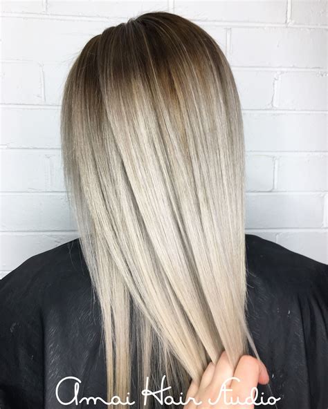 Shadow root on blonde hair. Root stretch. Platinum blonde hair. Amai ...