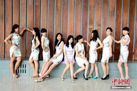 西安女大学生穿旗袍拍毕业照[组图]_图片中国_中国网
