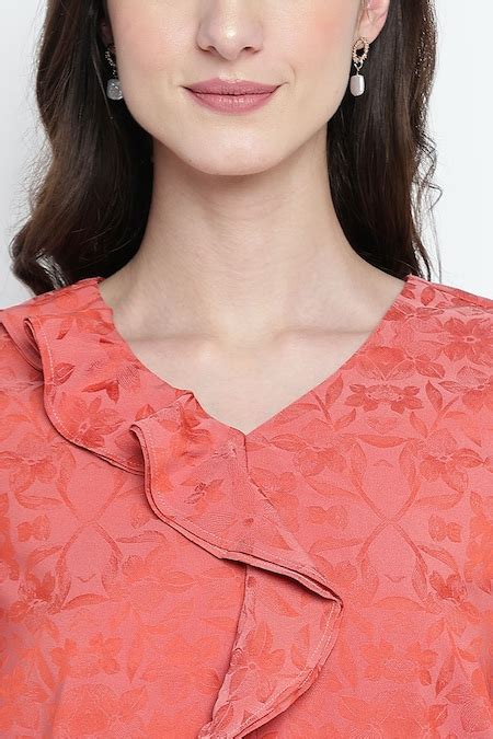 Red Printed Casual Three-Quarter Sleeves V-Neck Women Regular Fit Tops ...