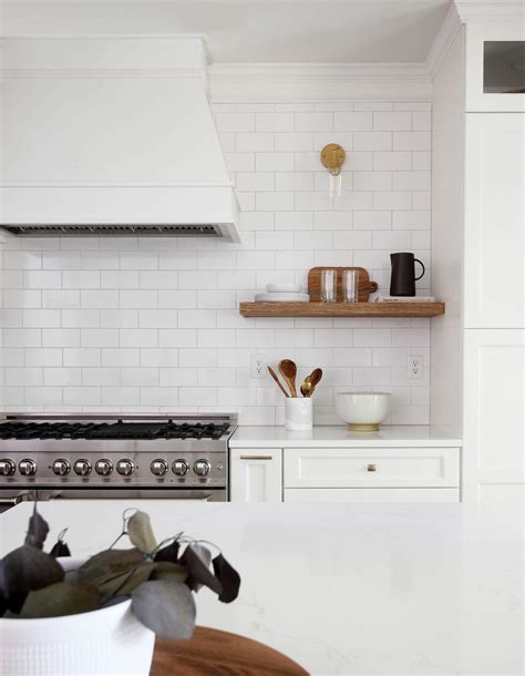 Benjamin Moore Chantilly Lace - Plank and Pillow