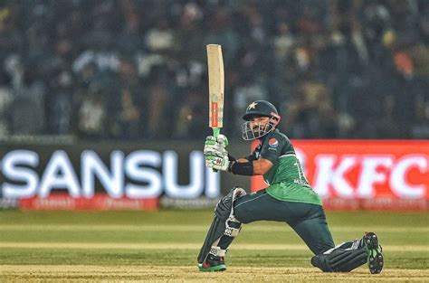 Sri Lanka spinner Maheesh Theekshana to undergo scan after straining ...