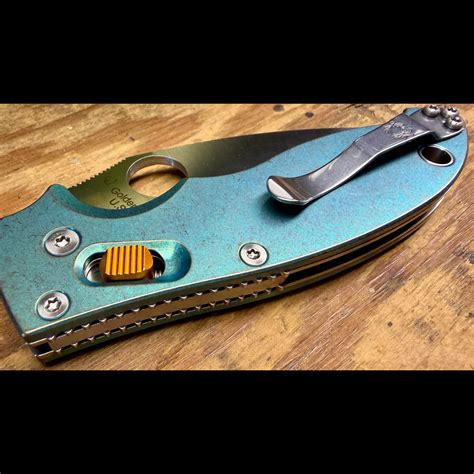 Bladebinge - SPYDERCO MANIX 2 ***FREE EDC ITEM WITH PURCHASE***