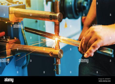 Using a Spot Welding Machine 的图像结果