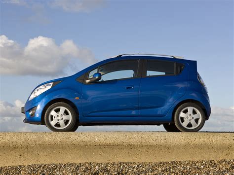 Chevrolet Spark (2010) - picture 35 of 130