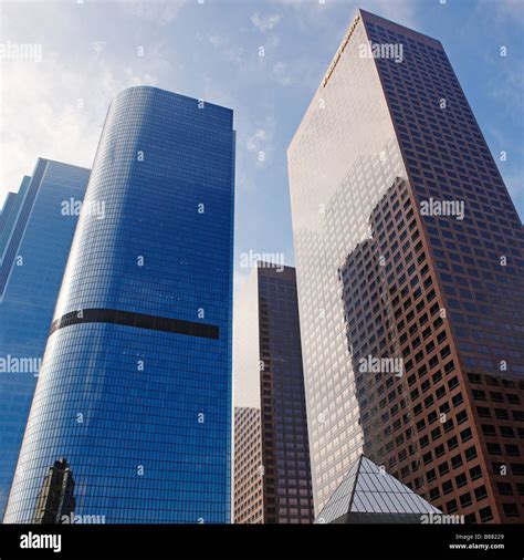 Wells fargo building los angeles hi-res stock photography and images ...