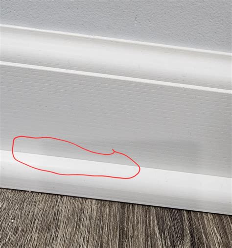 Do I need to caulk between baseboard>shoe molding? : r/Flooring