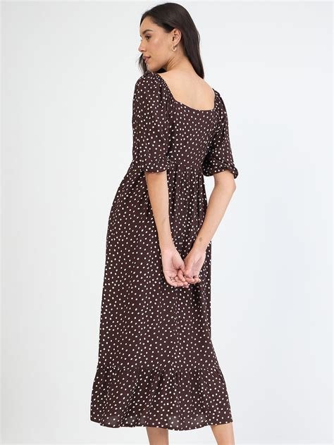 Dress Your Dreams: Luxe Dresses for Women at Femmella