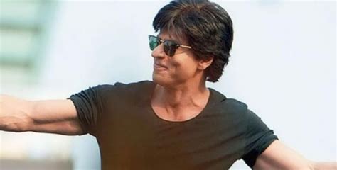 Fans Get Disheartened About SRK Aging As His Latest Picture Goes Viral ...