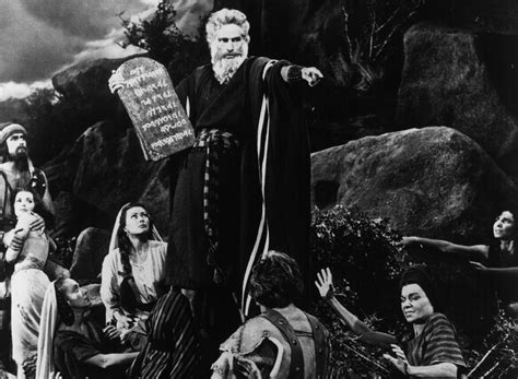 Having Charlton Heston, Cecil B. DeMille and the cast of ‘The Ten ...