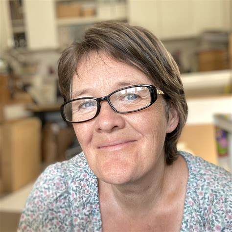 Luci Power - About Luci Power, Biography, Exhibitions and More | Artfinder