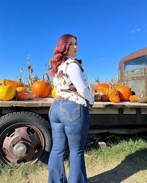 Pumpkin booty : r/thickfat