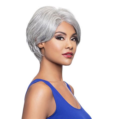 Amazon.com : Foxy Silver Gianna Wig, 100% Hand Tied, Feather Light ...