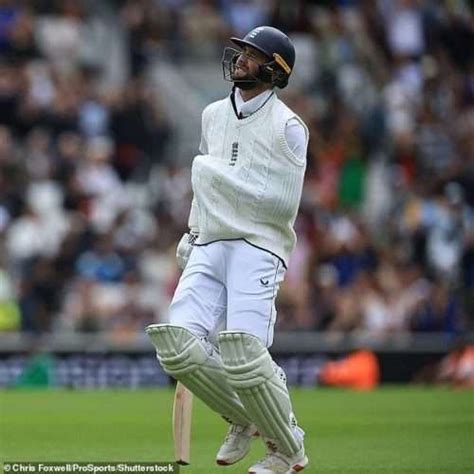 England Hold Breath Over Woakes Injury After Final Test Heroics