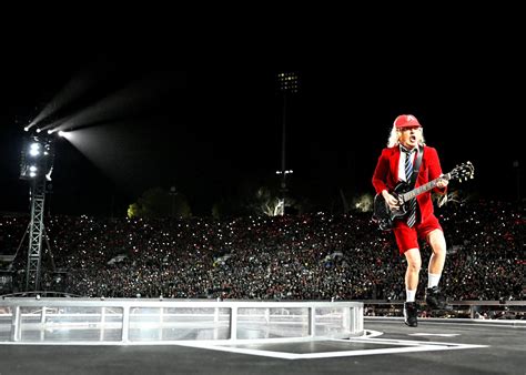 AC/DC shakes the Rose Bowl all night long on first US tour in a decade ...