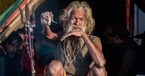 Yogi Who Hasn't Put Down His Hand In Over A Decade Shocks People