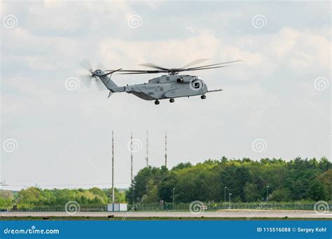 Take Off the Heavy-lift Cargo Helicopter Sikorsky CH-53K King Stallion ...