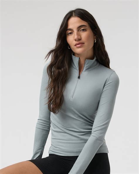 Halo Essential Half Zip | Women's Chalk Blue Pullover | Vuori