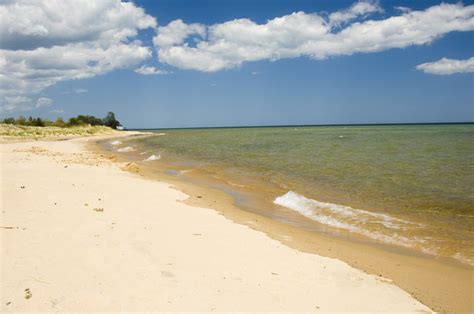 Locations Hub - Tawas Point State Park