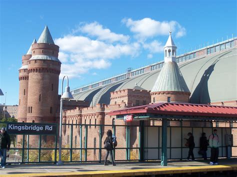 Free Groceries at the Kingsbridge Armory - Norwood News