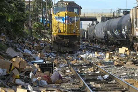 Thieves Loot Amazon, FedEx Cargo Trains In US, 160 Per Cent Rise In ...