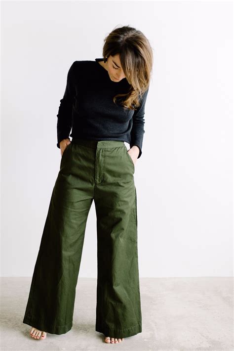 Dark Green Pants Womens Outfit | PrestaStyle