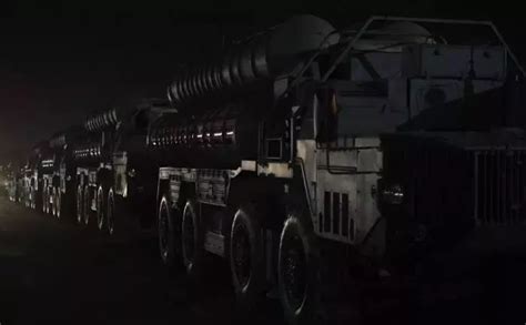 大批战车连夜开进首都，战略导弹全部就位，美：对西方发出警告__凤凰网