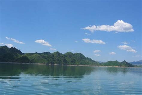 【携程攻略】易县易水湖景区景点,易水湖的水还是比较清澈的 湖面是淡绿色的很漂亮 票价100主要就是来…
