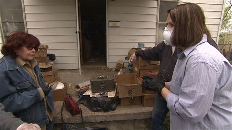 Watch Hoarders - S3:E5 Robin / Ken (2010) Online for Free | The Roku ...