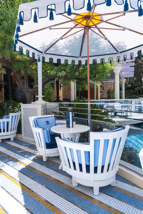 Where to Drink: Aft Cocktail Deck Review - The Luxury Lowdown