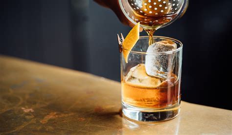 Top 10 Classic Whisky Cocktails Every Man Should Know How To Make