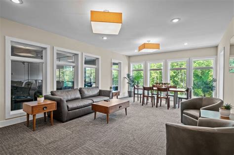 Arbors at Western Branch - 2500 Chesapeake Square Ring Rd, Chesapeake ...