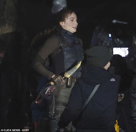 Sophie Turner films dramatic knife fight scenes before escaping on a ...