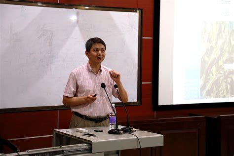 华中农业大学黄巧云教授到我院讲学-广西大学农学院
