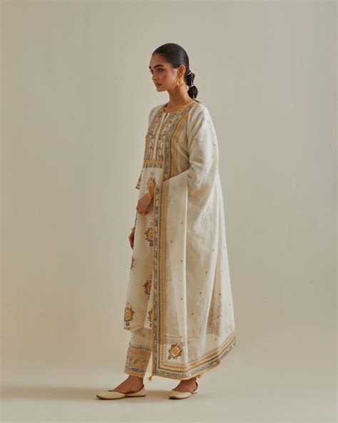 Buy - Aaira yellow and off-white straight kurta set | Elan Store