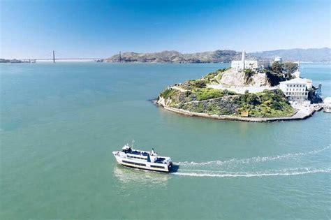 https://media-cdn.tripadvisor.com/media/attractions-splice-spp-674x446/12/e3/30/05.jpg