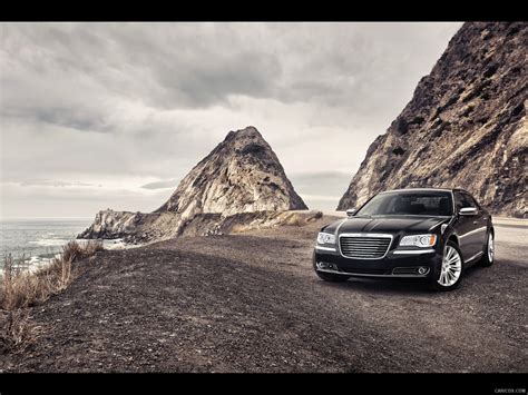 Chrysler 300 (2011) | Front Angle