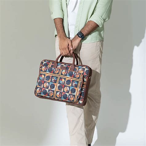 Laptop Bags: Buy Best Laptop Bags Online at Great Prices - Zouk