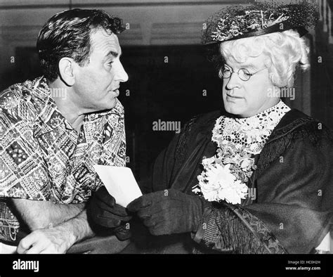 THE LEMON DROP KID, from left, director Sidney Lanfield, Bob Hope, on ...