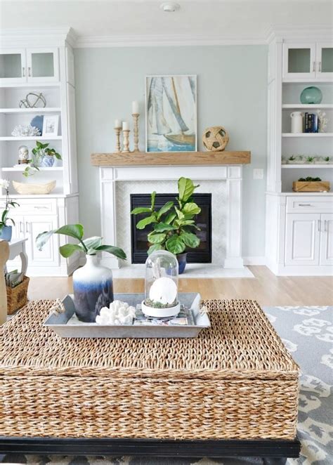 Beautiful Coastal Themed Living Room Decorating Ideas To Makes Your ...