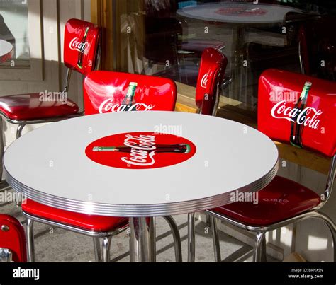 Red coca cola chairs hi-res stock photography and images - Alamy